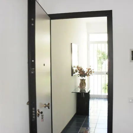 La Casa Sul Mare Apartment *