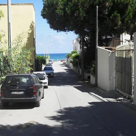 La Casa Sul Mare Apartment *